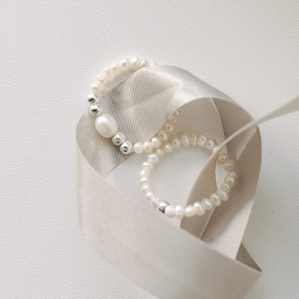 PIERŚCIONEK Z PEREŁ MINI N.1